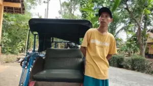 Tukang Becak Masuk Desil 9, Ancam Hak Beasiswa KIP Kuliah si Anak di Kulon Progo