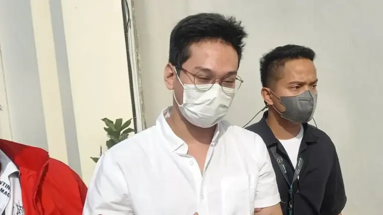Bebas Bersyarat Usai Divonis 10 Tahun, Publik Kembali Soroti Indra Kenz Kena Kasus Apa