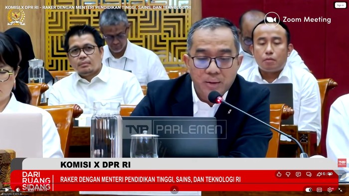 Mendiktisaintek Brian Yuliarto