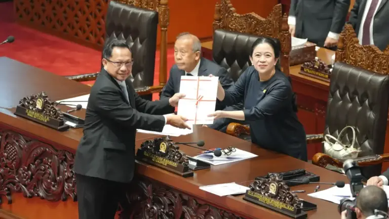 DPR Sahkan 15 RUU Kabupaten/Kota Di Kalimantan Jadi UU, Perkuat Kepastian Hukum Tata Kelola Daerah