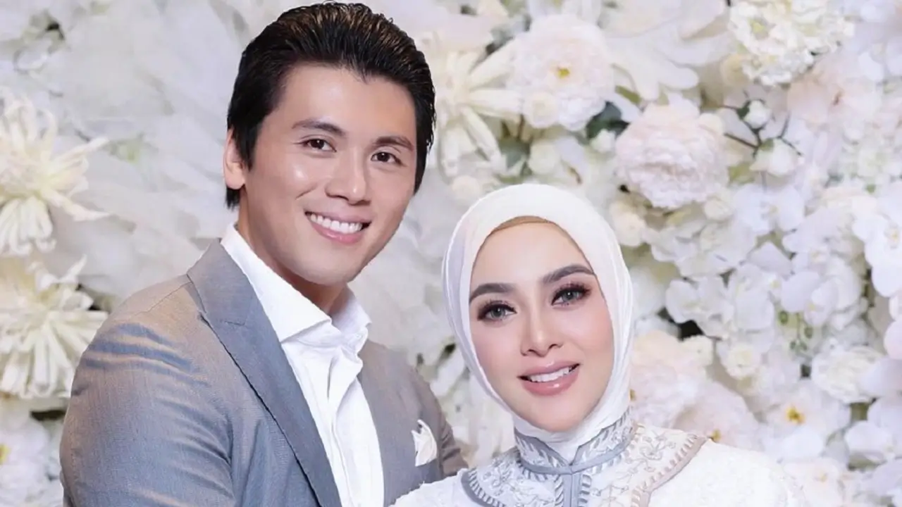 Syahrini dan Reino Barack