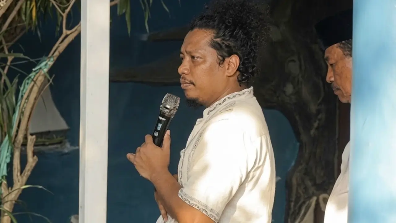 Arie Kriting di Acara 7 hari Meninggalnya Sang Adik