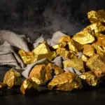 Harga Emas Dunia Ditutup Anjlok 4% Pekan Ini