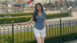 Natasha Wilona Wujudkan Impian Masa Kecil Berkunjung Ke Disneyland Anaheim Pertama di Dunia