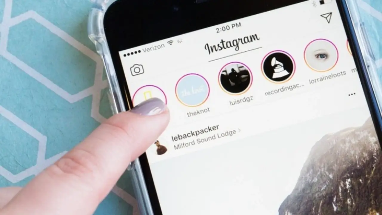 Orang yang Rajin Lihat Story Tapi Jarang Posting