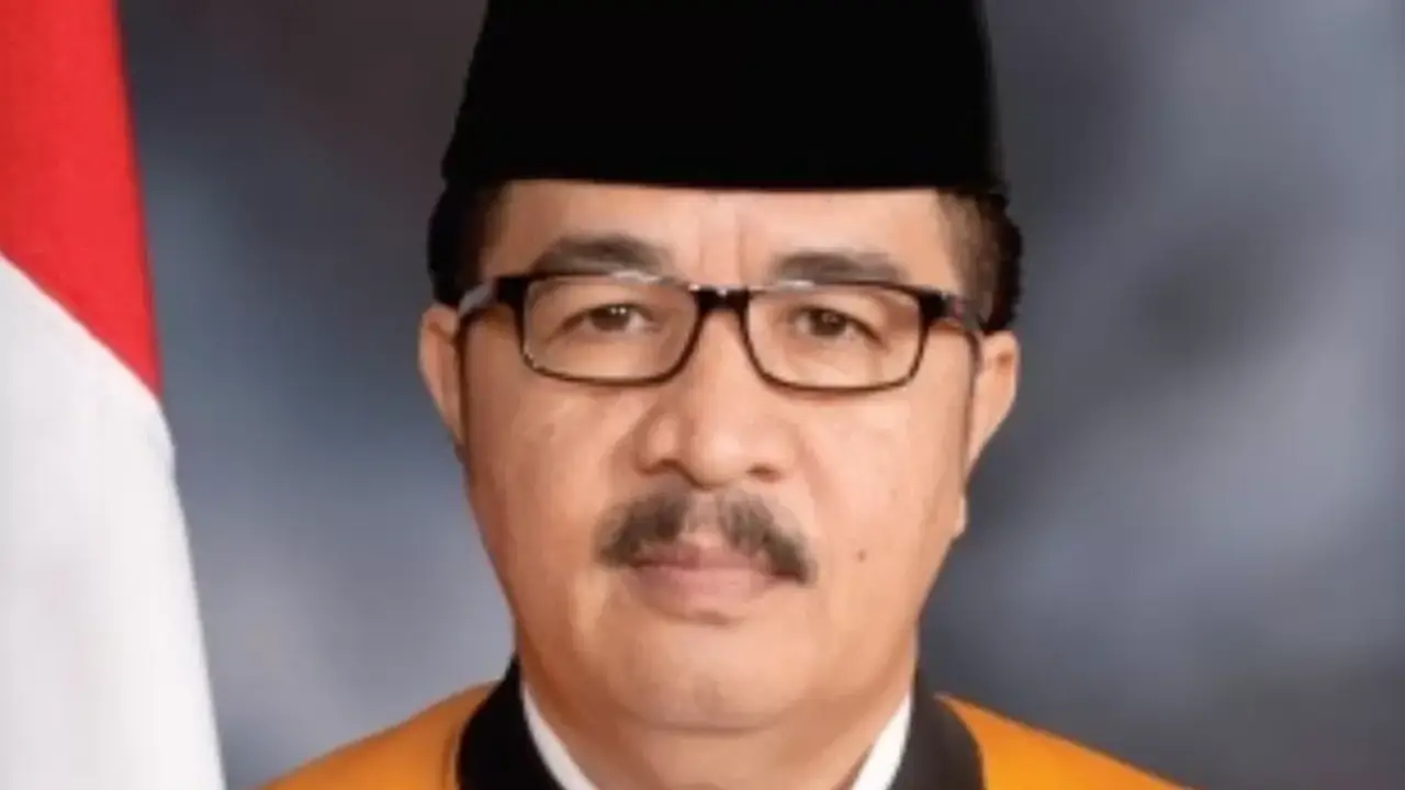 Profil Yulius, Hakim MA