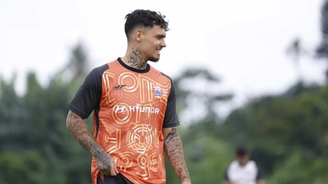 Shayne Pattynama Tampil di Persija