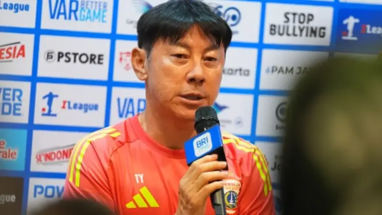 Persija Menang Atas Persik, Shin Tae Yong dan Rizky Ridho Soroti Rumput JIS