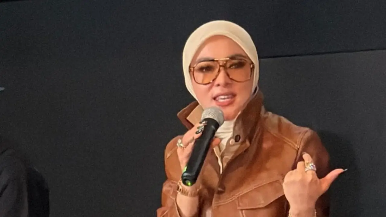 Syahrini bicara soal pembagian waktu antara kerja dan keluarga