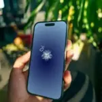 Ciri Orang yang Selalu Pilih Wallpaper HP Polos Menurut Psikologi